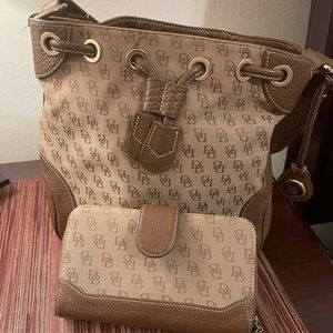 Dooney & Bourke Signature Logo Shoulder Handbag